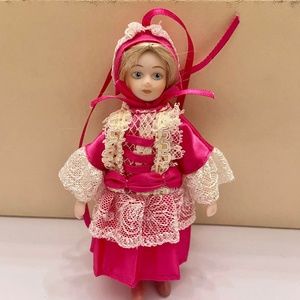 Vintage, Danburry Mint Collection,The Ladies of Dolls-Fashion Christmas Ornament